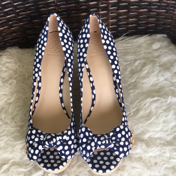 Tory Burch
Navy Blue White Polka Dot New Espadrilles Wedges Heels Sandals - Picture 11 of 16